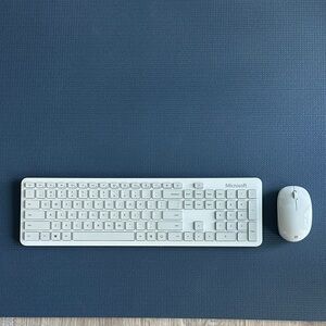 Microsoft Slim Wireless Keyboard and Mouse Set - White